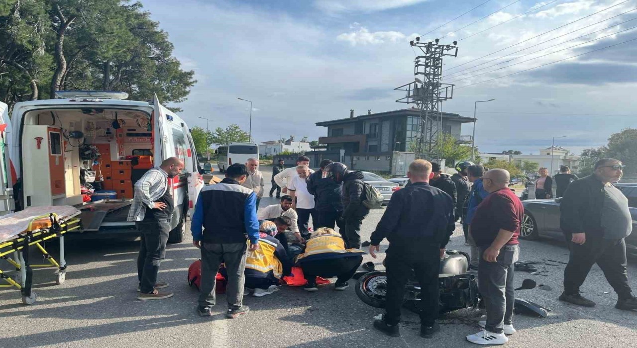 Tur aracıyla motosiklet çarpıştı: 1 yaralı