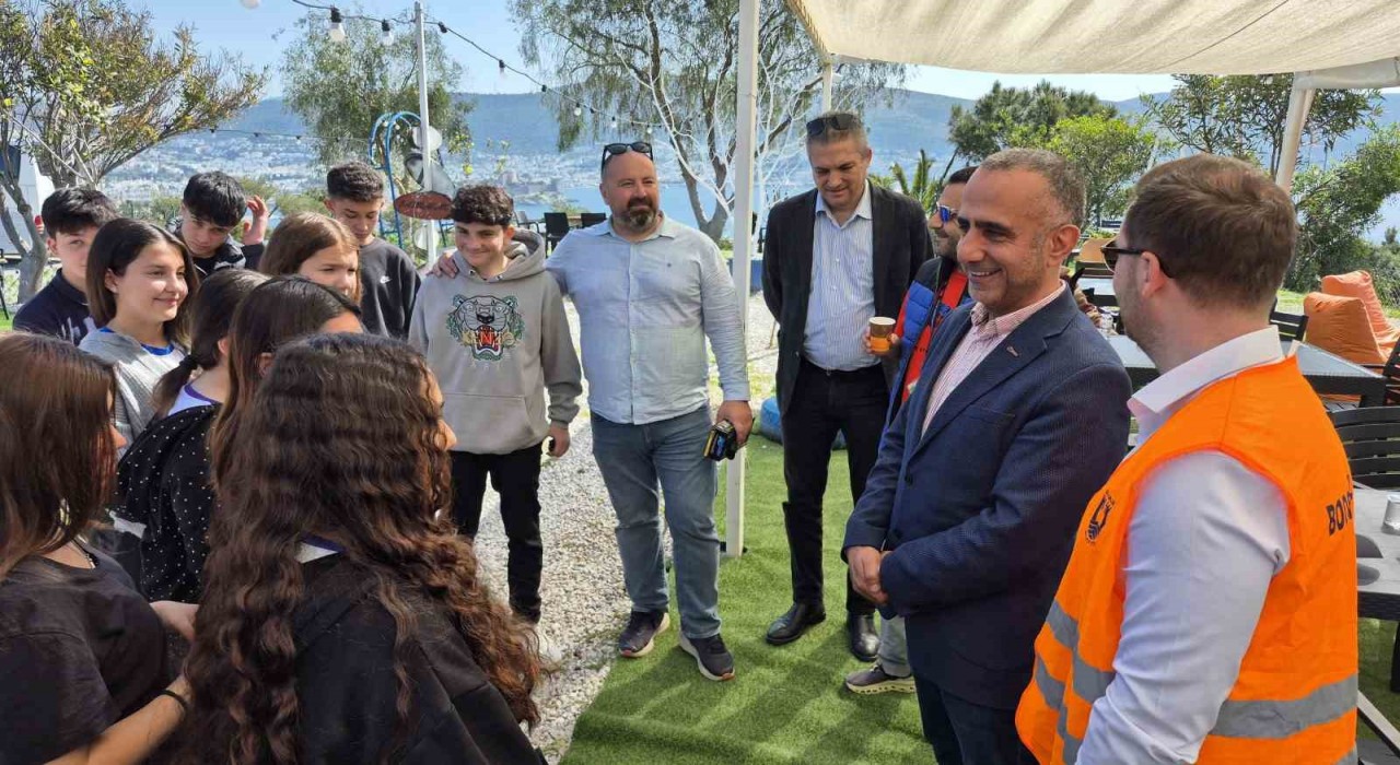 Turizm Haftasını temizlik yaparak kutladılar