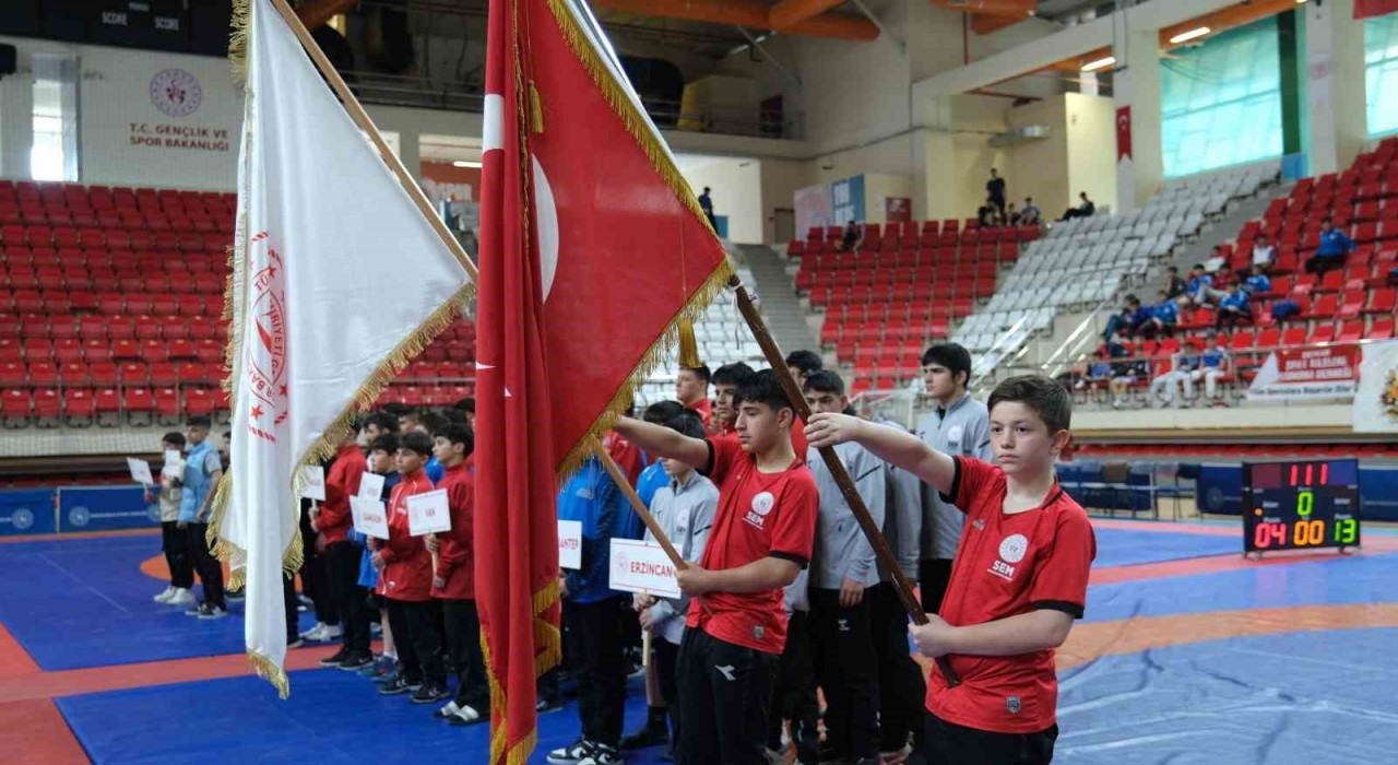 U15 Türkiye Güreş Grup Müsabakalarının açılışı yapıldı