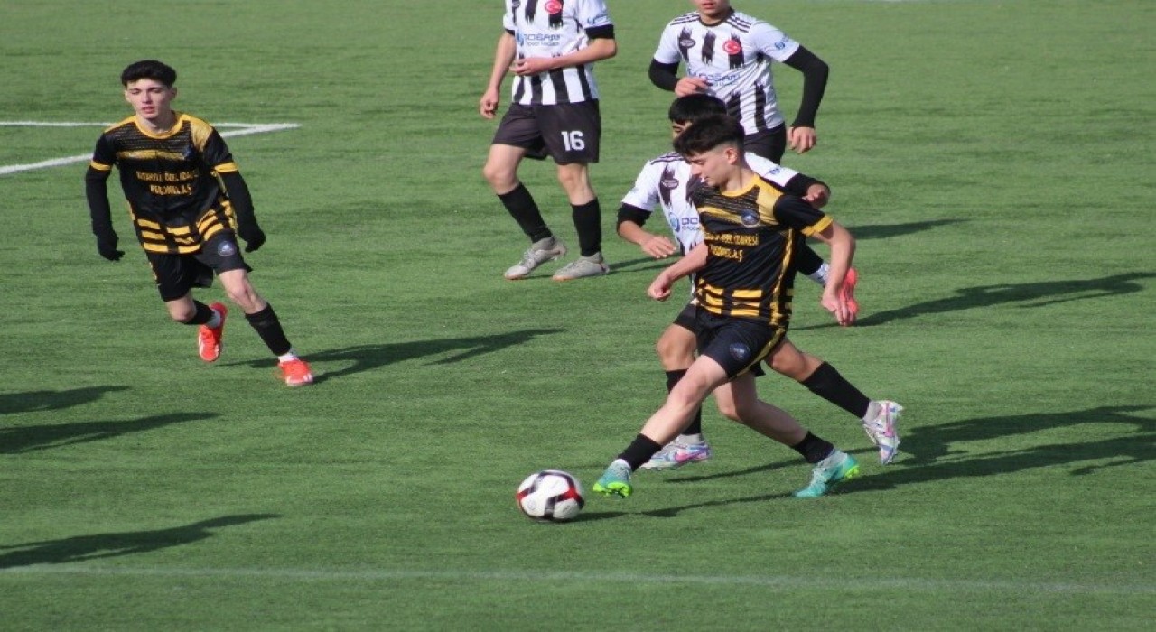 U17 Liginde Batuhan Karagöz fırtınası
