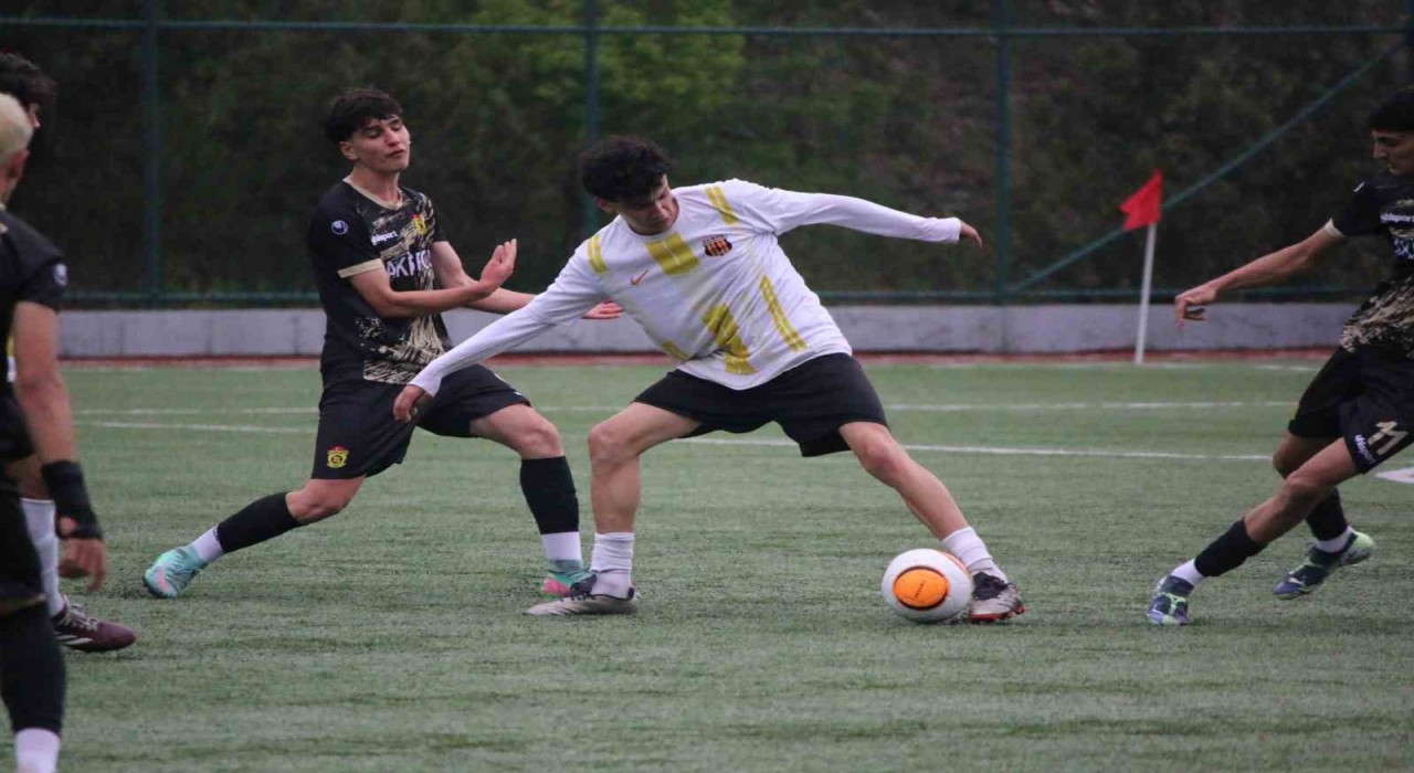 U18 Türkiye Futbol Şampiyonası Karabükte başladı