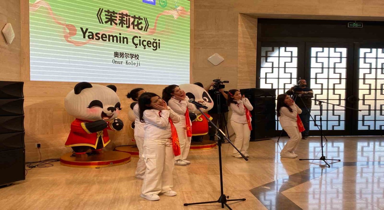 Uluslararası Çin Dili Günü Çince öğrenen Türk öğrencilerin gösterileriyle kutlandı