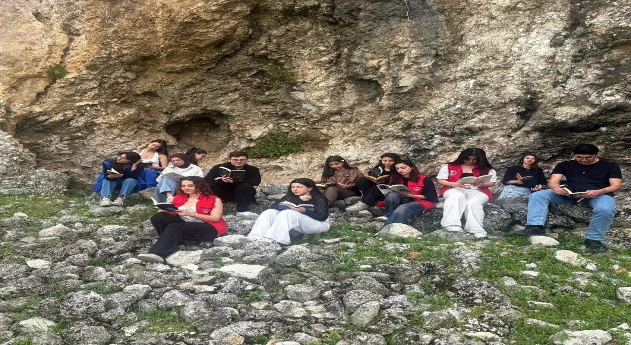 Uluslararası gönüllü gençler, Tlos Antik Kentinde tarih ve kitapla buluştu