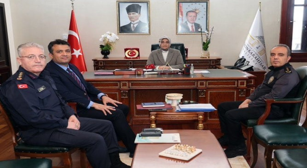 Vali Yiğitbaşı: Bayram tatilinde Afyonkarahisardan 5 milyon 860 binin üzerinde araç geçişi oldu