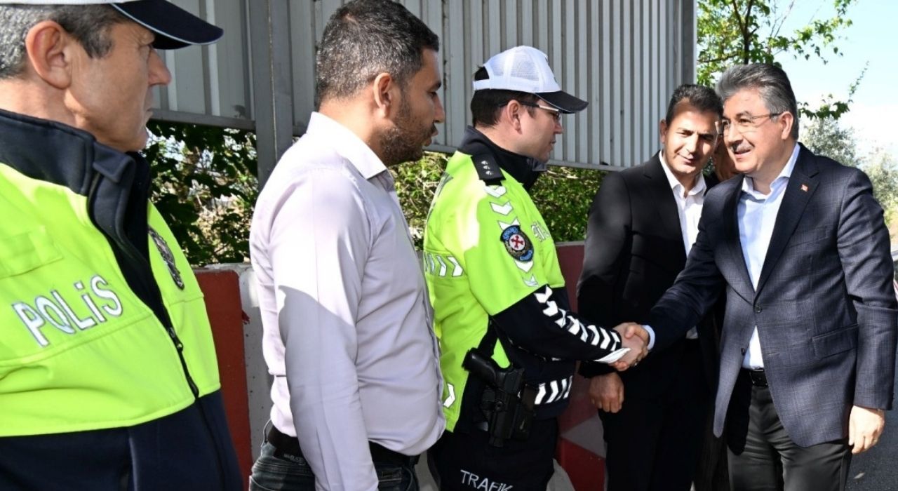 Vali Yılmaz Trafik Denetimlerine Katıldı: "Bir Kural Bir Ömür" Uyarısı