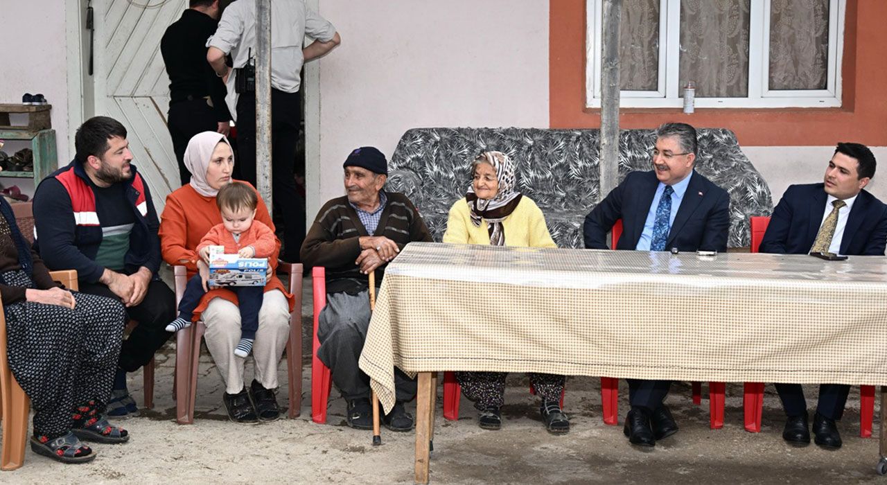 Vali Yılmaz’dan 4 Kuşak Birlikte Yaşayan Aileye Örnek Ziyaret
