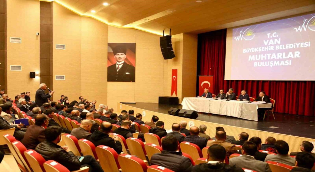 Van Büyükşehir Belediyesi, Ercişte ‘Mahalle Muhtarları Toplantısı yaptı