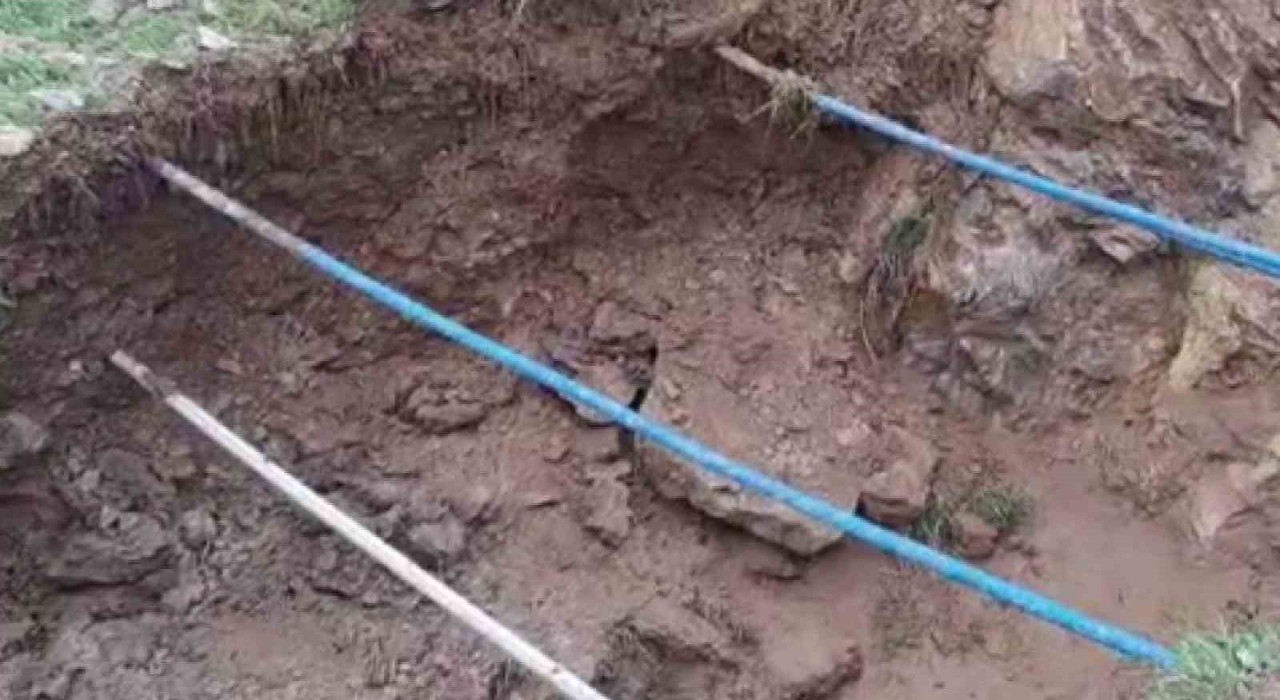 Van merkezli depremde Şırnakta içme suyu hattı zarar gördü