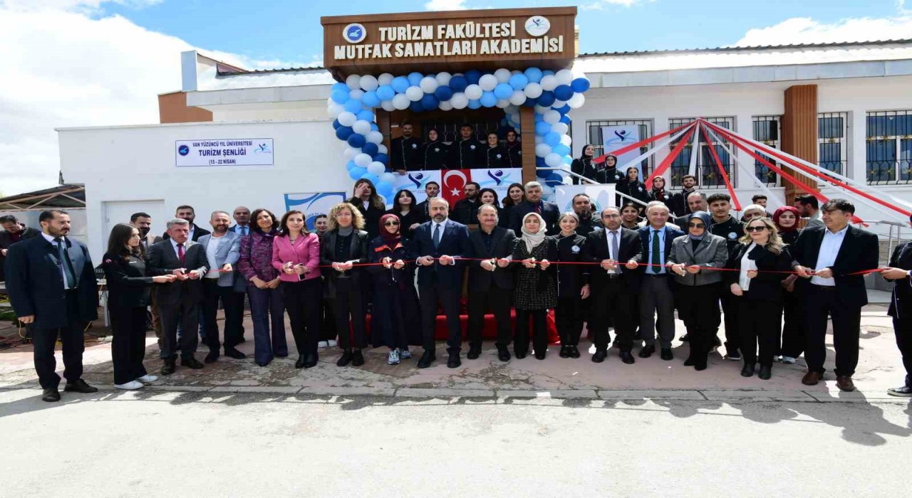 Van YYÜde ‘Mutfak Sanatları Akademisi açıldı