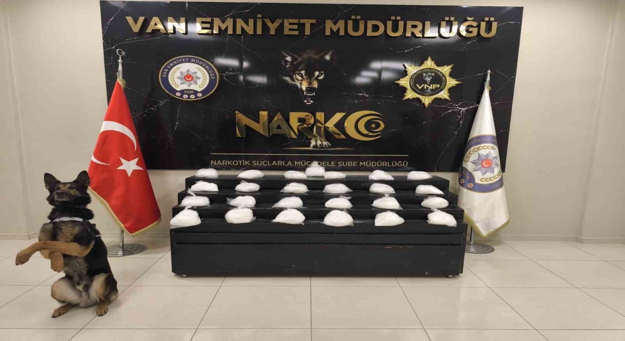 Vanda 25 kilo 200 gram metamfetamin maddesi ele geçirildi