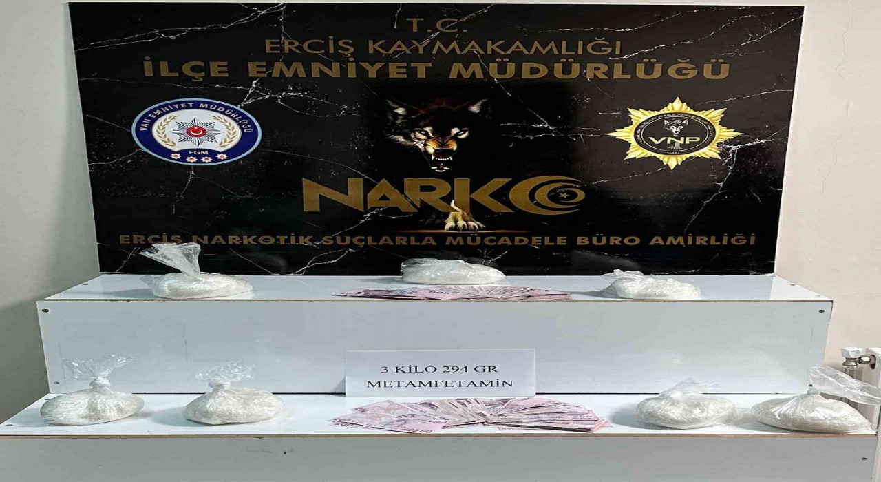 Vanda 3 kilo 294 gram uyuşturucu ele geçirildi