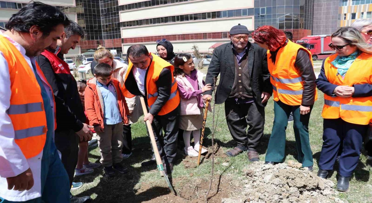 Vanda Alzheimer hastaları, nöroloji ve psikiyatri hastaları için meyve bahçesi oluşturdu
