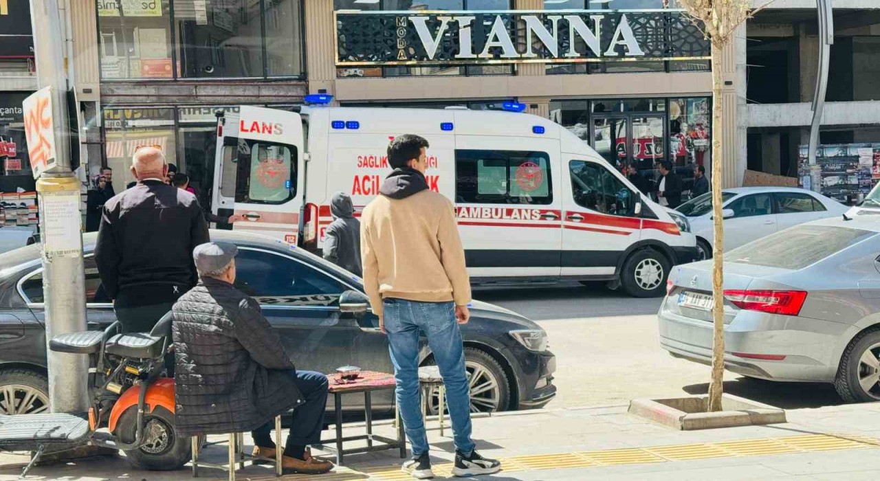 Vanda mağazaya silahlı saldırı: 1 ölü, 3 yaralı