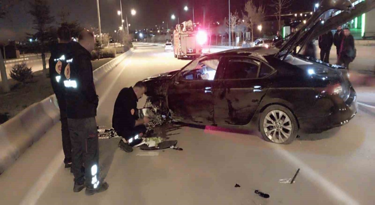Vanda otomobil takla attı: 1 yaralı