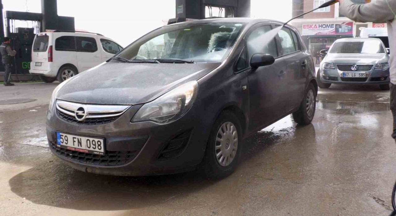 Vandaki oto yıkamacılarda çamur yoğunluğu