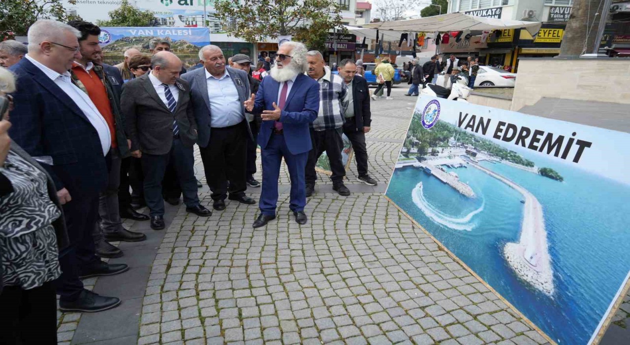 Vanın kurtuluşu Balıkesir Edremitte kutlandı
