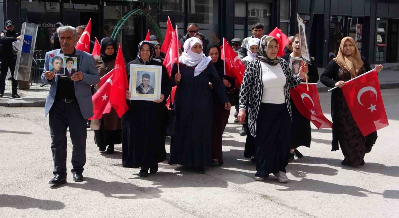 Vanlı annelerin evlat nöbeti 99uncu haftasında