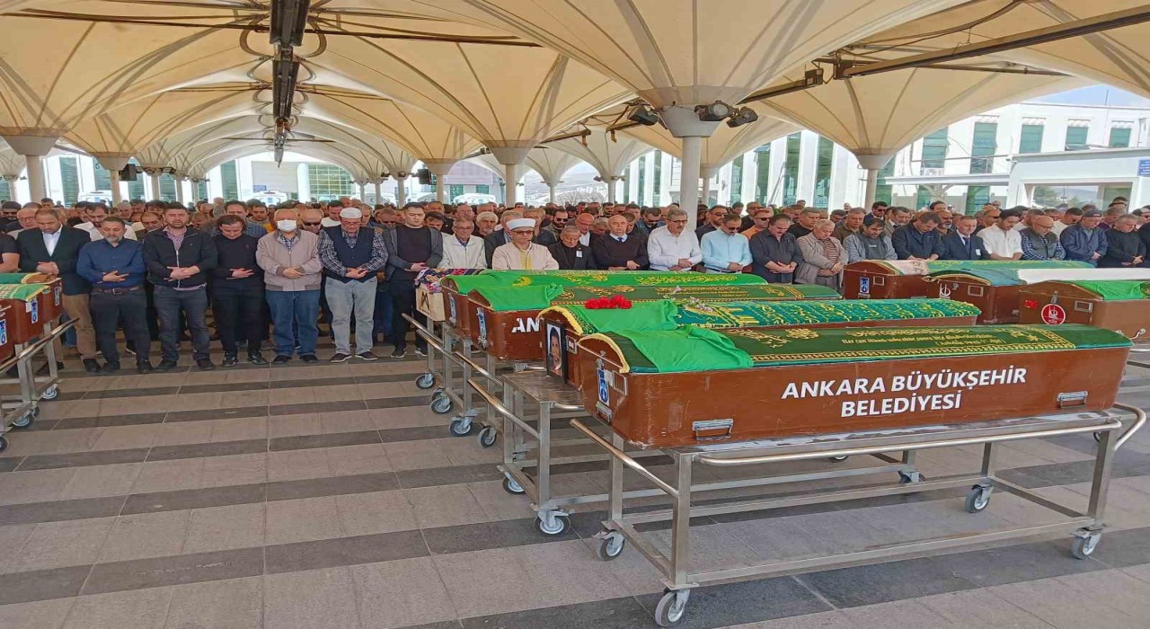 Vefat eden oyuncu Leyla Okay son yolcuğuna uğurlandı