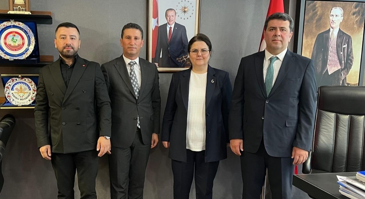 Yanık, TBMM’de Sanayi Temsilcilerini ve Üniversite Öğrencilerini Ağırladı