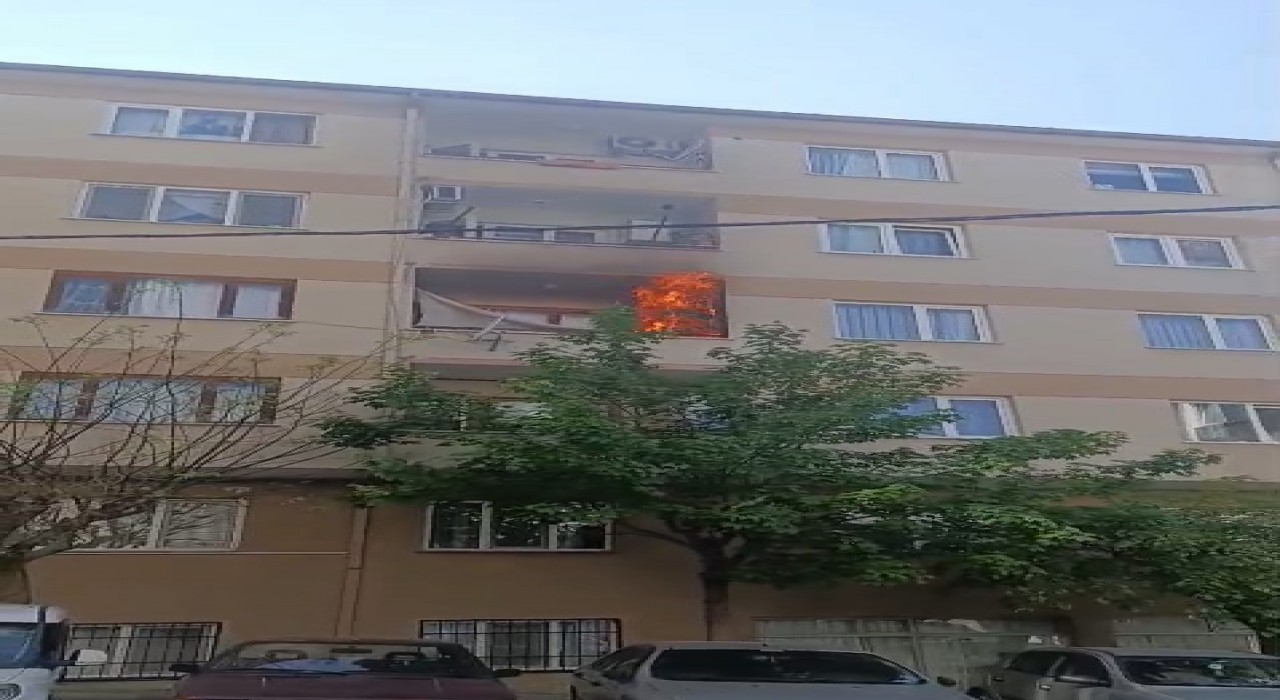 Yanık unutulan sigara balkonu küle çevirdi