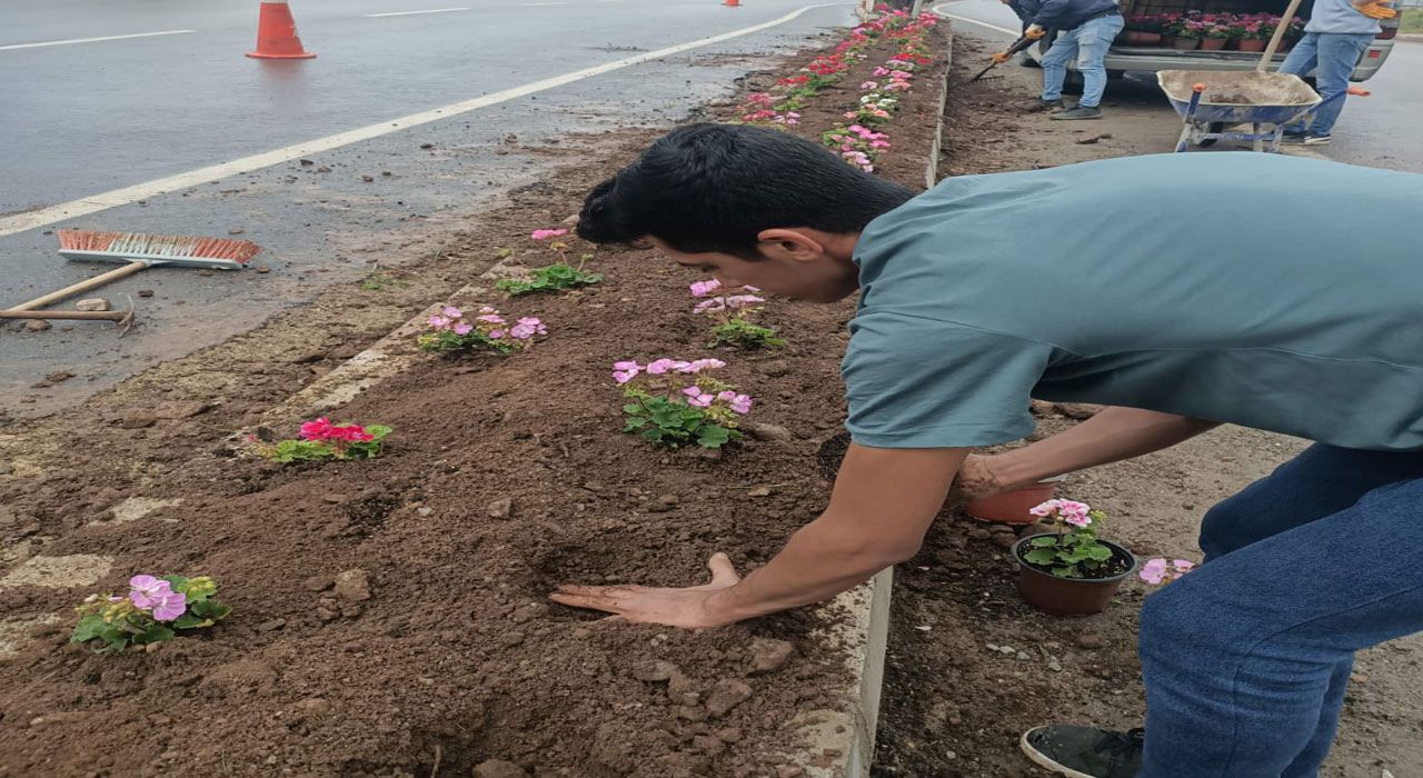 Yarbaşı Belediyesi’nden Kapsamlı Temizlik ve Yol Çalışması