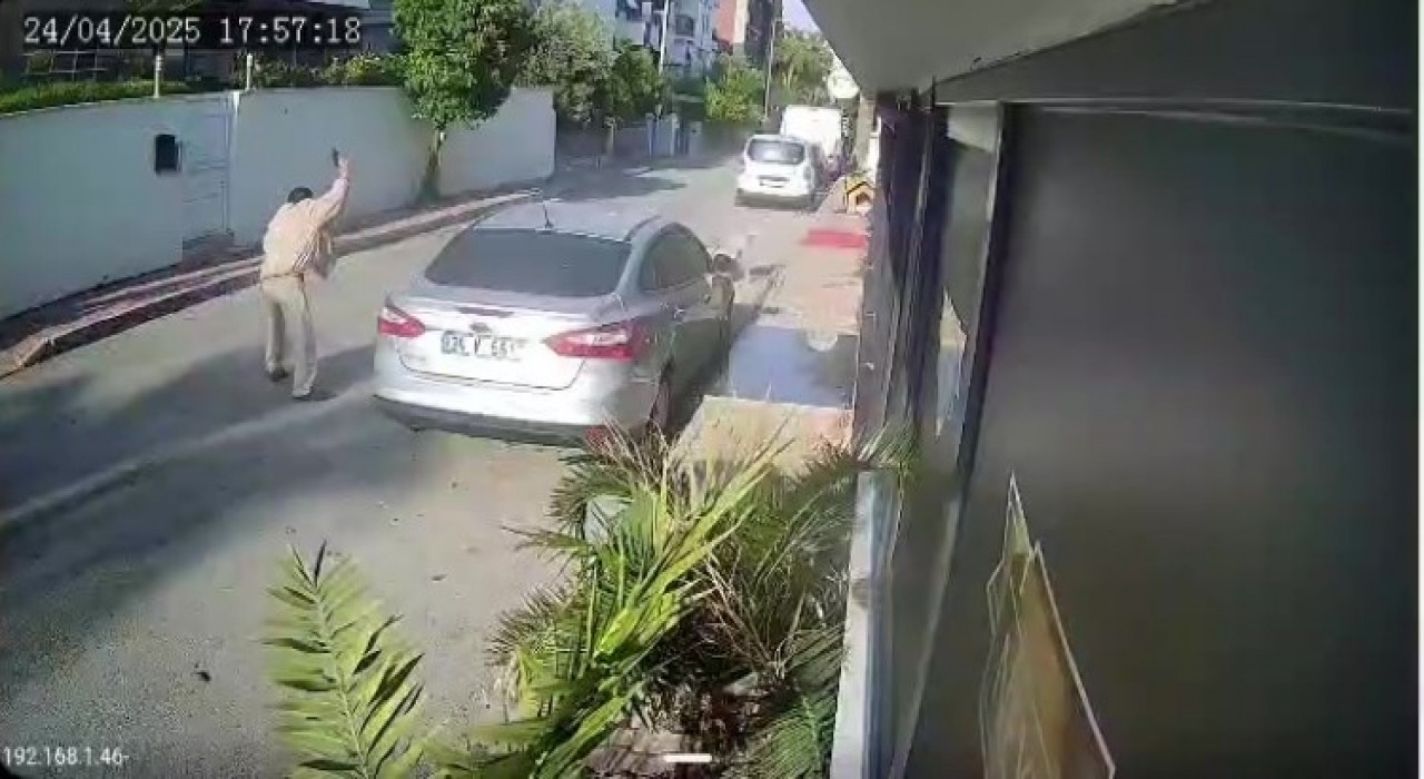 Yaşlı adam kendisine saldıran köpeği vurdu
