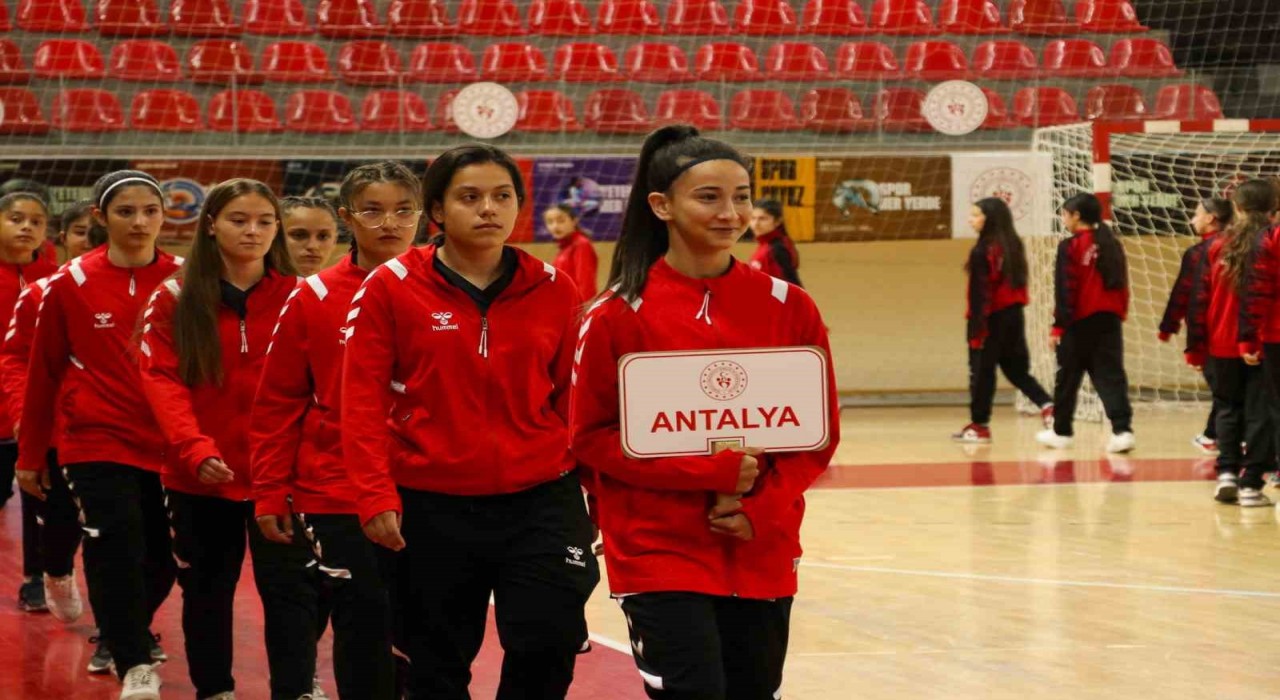 Yıldızlar Türkiye Futsal Birinciliği Kayseride başladı