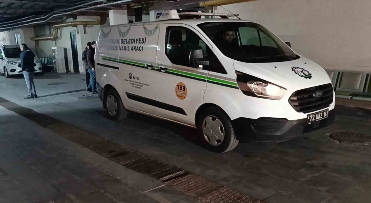 Yolda yürürken bıçaklı saldırıya uğrayan şahıs hayatını kaybetti