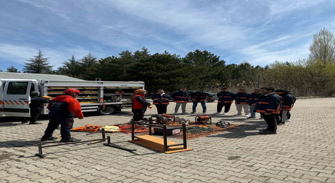 Yozgatta uygulamalı arama-kurtarma eğitimi