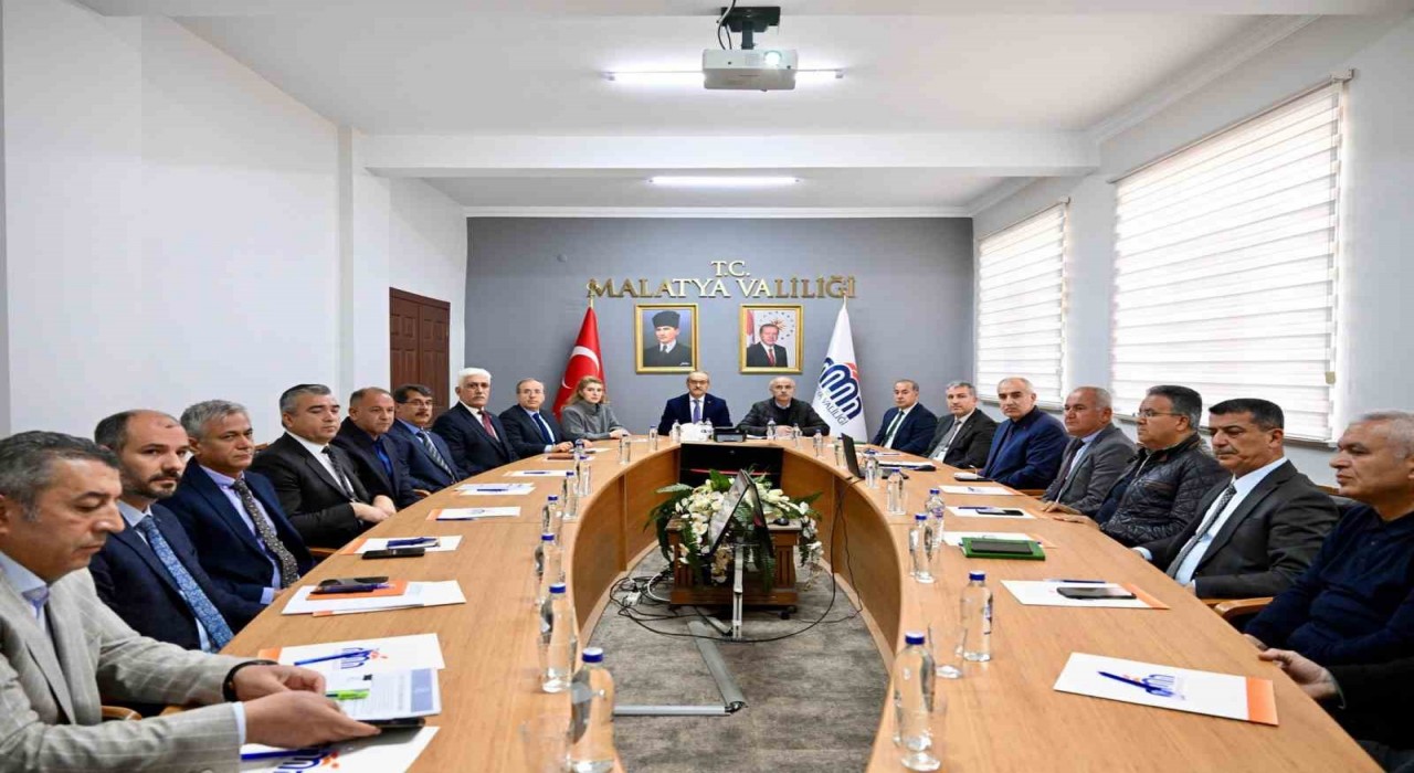 Zirai donun vurduğu Malatyada kriz masası oluşturuldu