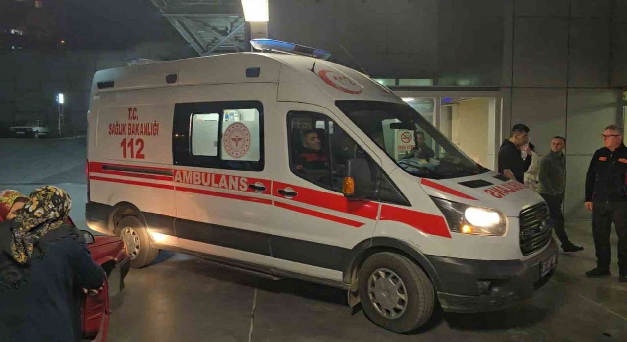 Zonguldakta balkondan düşen 3 yaşındaki çocuk ağır yaralandı
