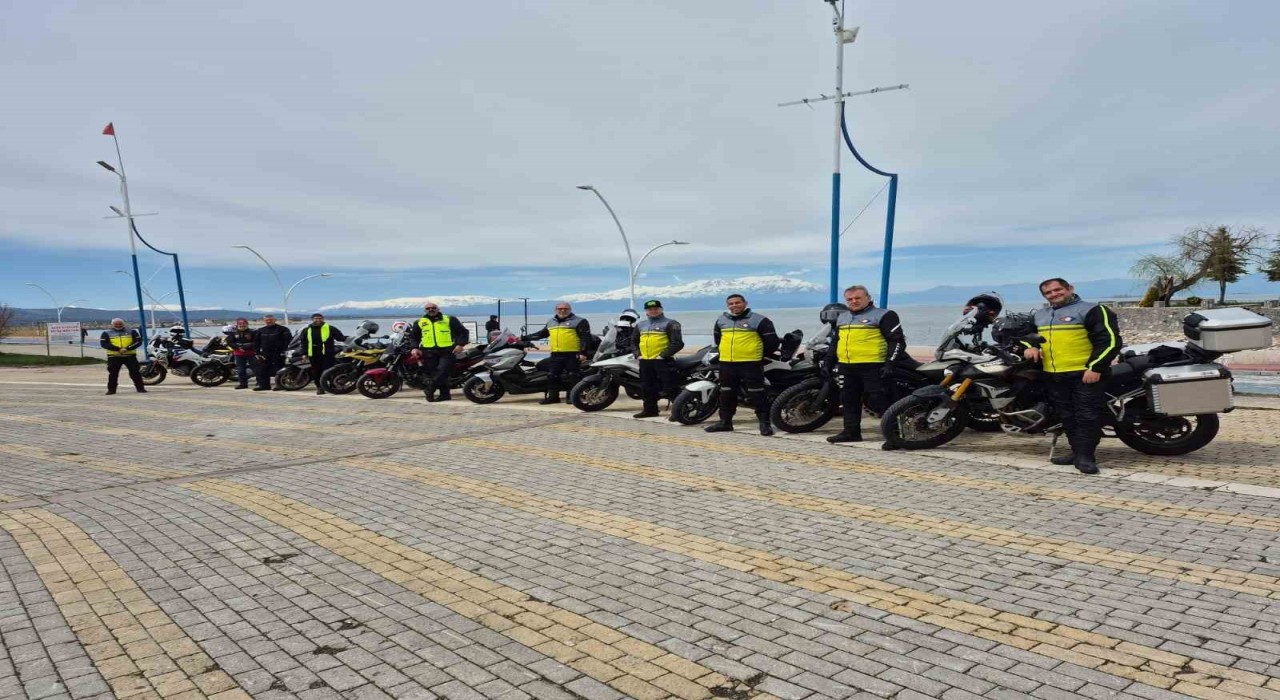 Zorlu yolculuk sonrası motosikleti grup Manavgata ulaştı