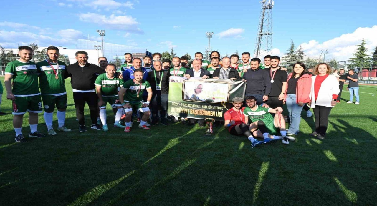 1. Amatör Futbol Mürüvvet Başdeğirmen Liginin Şampiyonu DSİ Spor oldu
