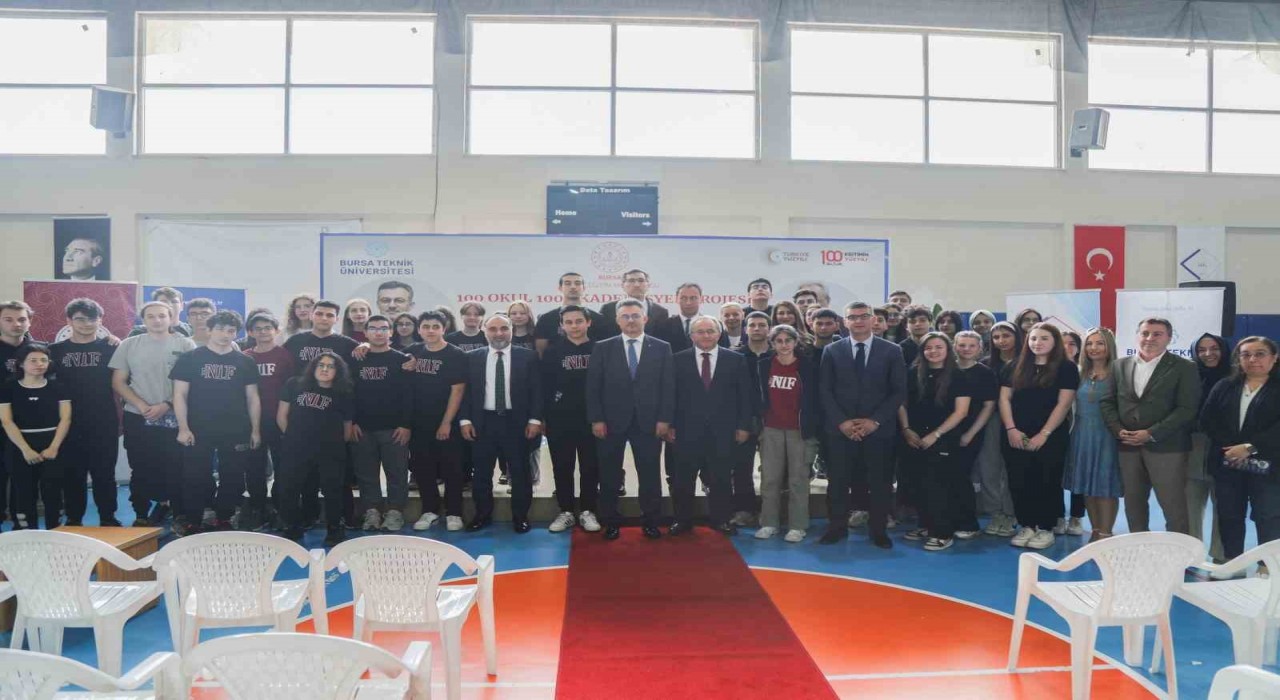 100 Okul 100 Akademisyen Projesinin ilki gerçekleşti