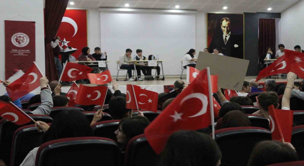 ‘2025 Millî Kültür Bilgi Yarışmaları muhteşem finalle gerçekleşti