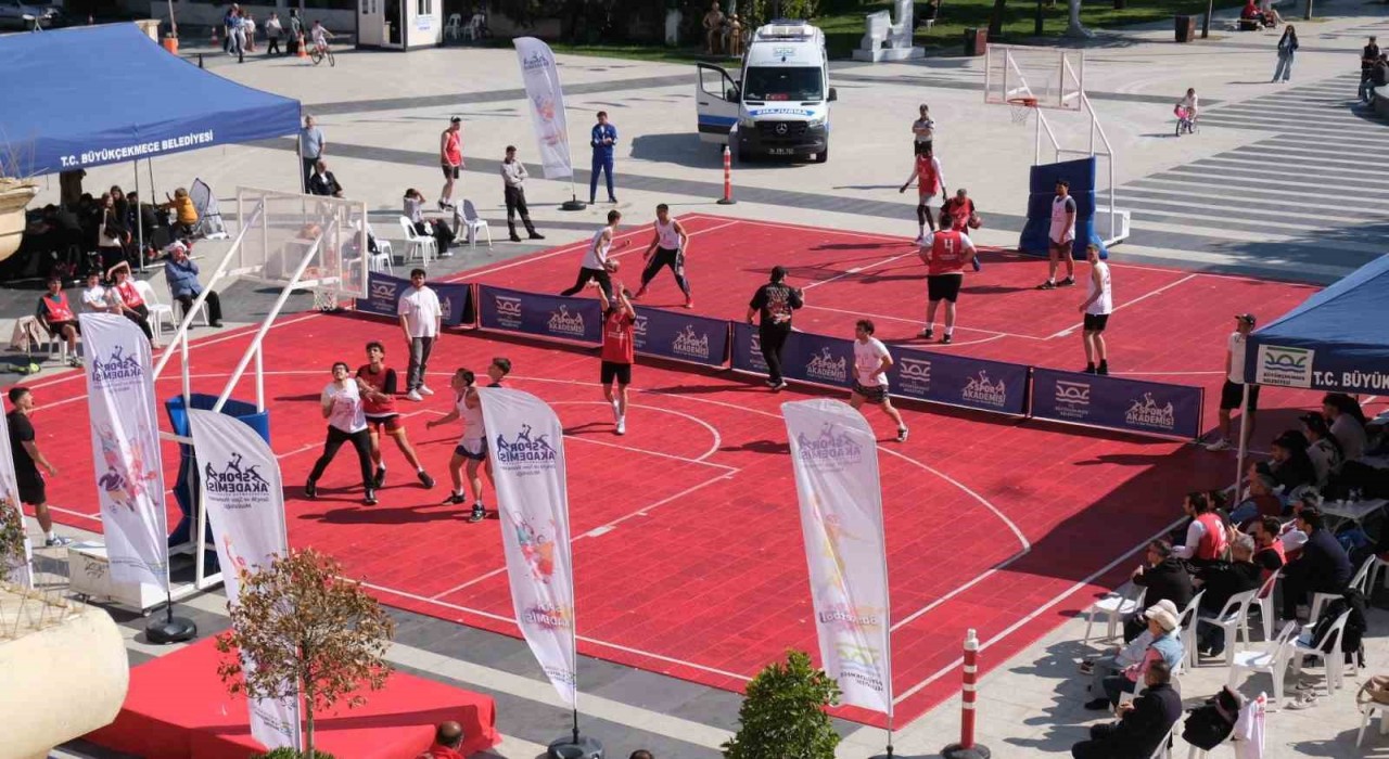 3x3 Basketbol Gençlik Kupası nefesleri kesti