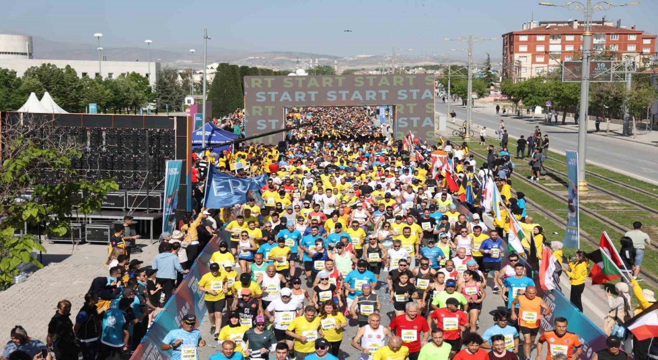 4. Uluslararası Konya Yarı Maratonu Türkiyeden ve dünyadan sporcuları buluşturdu