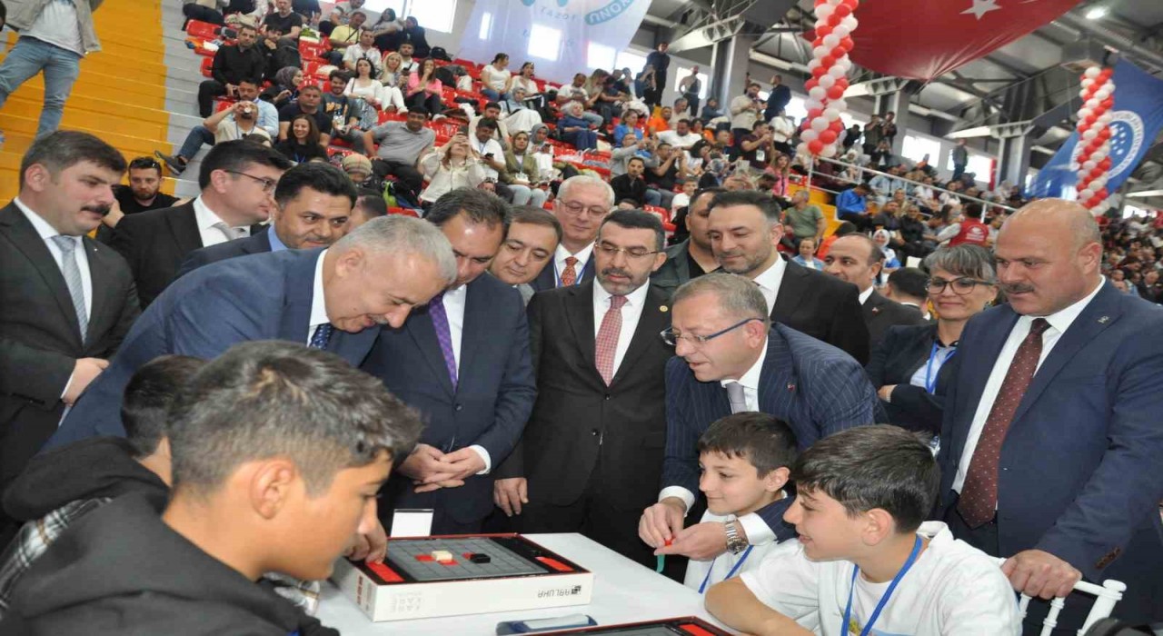 81 ilin şampiyonları Karsta ter döküyor