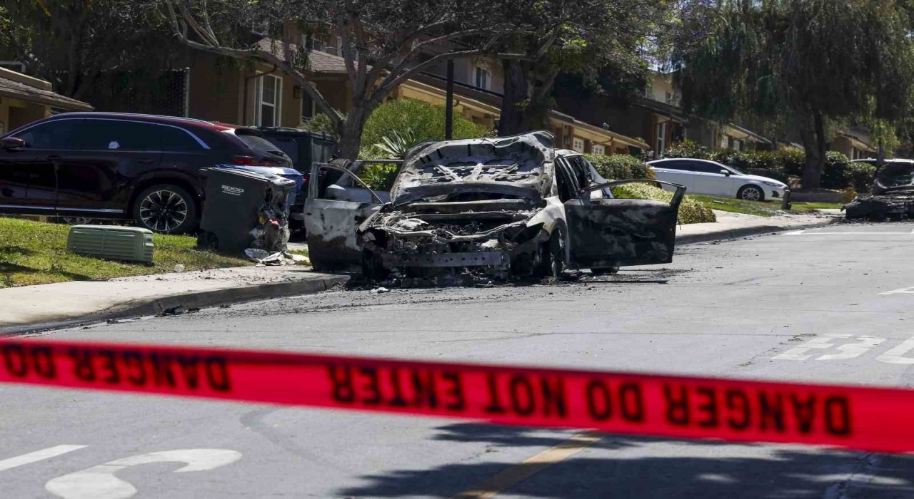 ABDdeki uçak kazasında bilanço netleşmeye başladı: 2 ölü, 8 yaralı