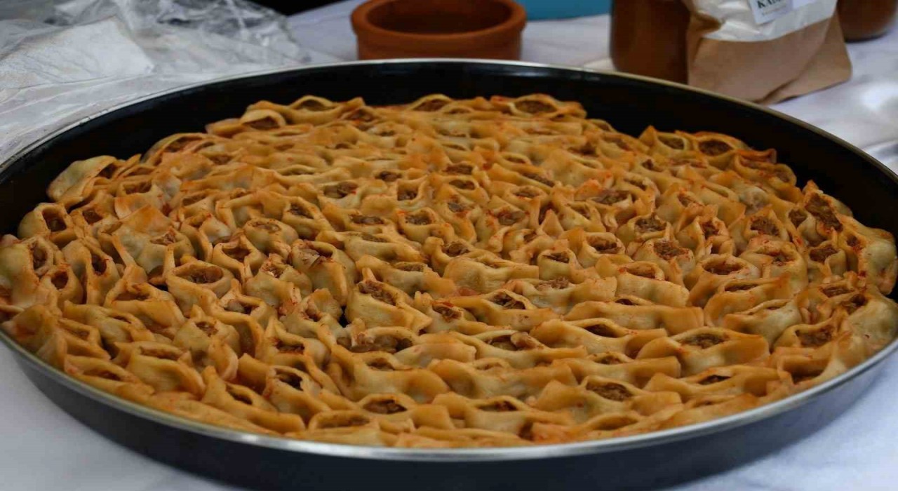 Açıkta ikram edilen yiyecekler tepkilere neden oldu