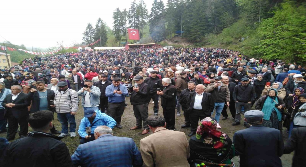 Acısu Hıdırellez Kültür ve Bahar Bayramı Şenliği yağmur altında yapıldı