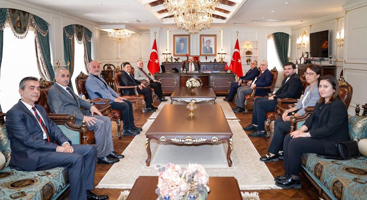 Adana Valisi Köşger, Vakıflar Haftası’nda Vakıf Temsilcilerini Ağırladı