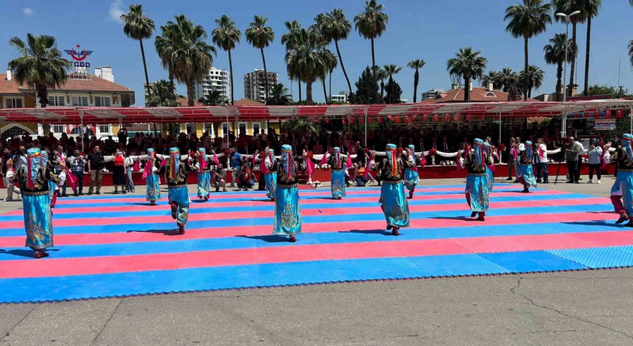 Adanada 19 Mayıs Atatürkü Anma, Gençlik ve Spor Bayramı coşkusu