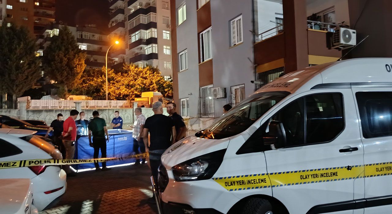 Adana’da Genç Kadın Bıçaklanarak Öldürüldü