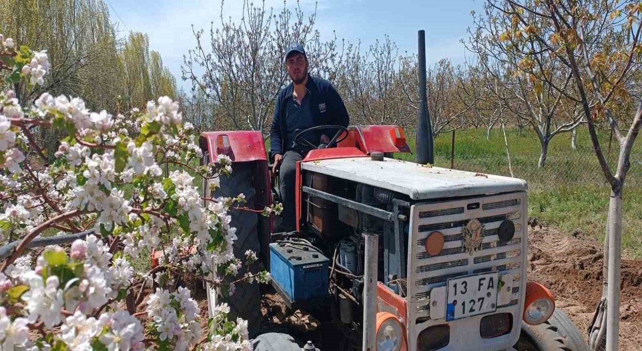 Adilcevazda bahçe çapalama dönemi