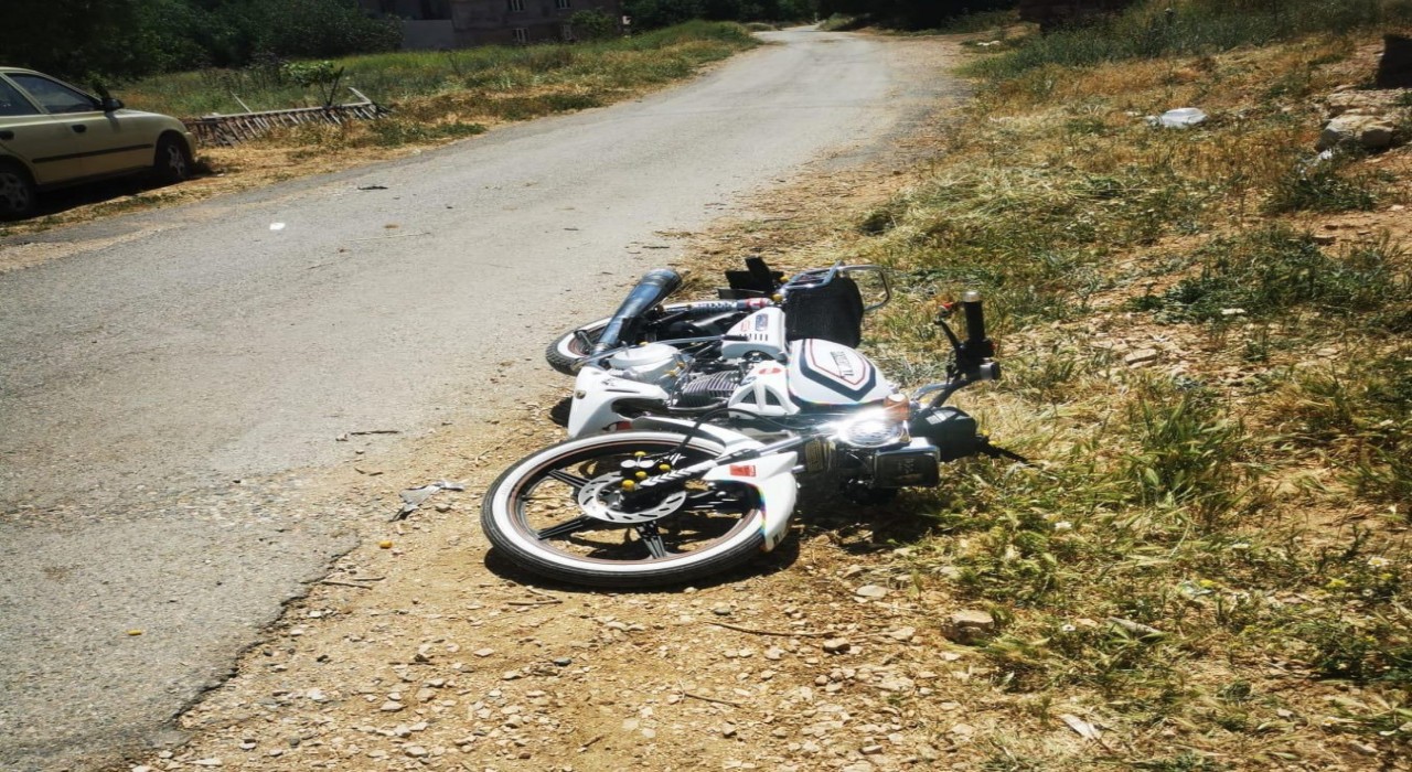 Adıyamanda, motosiklet devrildi: 1 yaralı