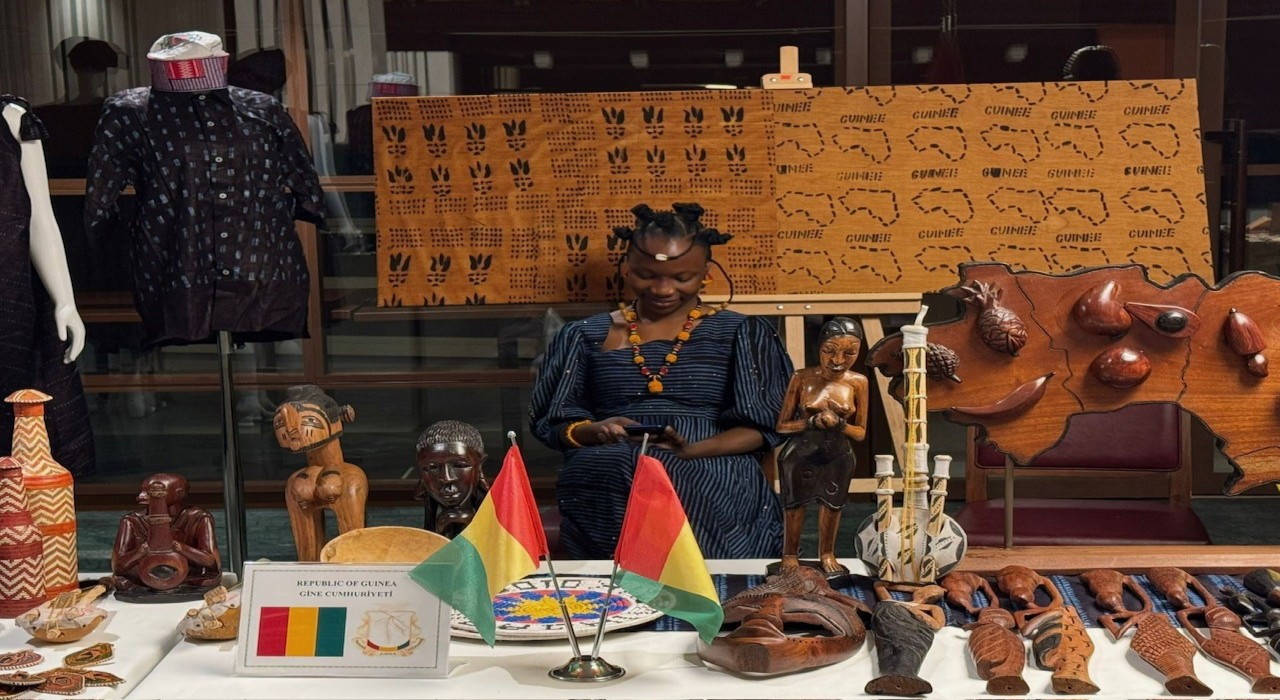 Afrika Kültürü, Millet Kütüphanesinde ziyaretçilerle buluşuyor