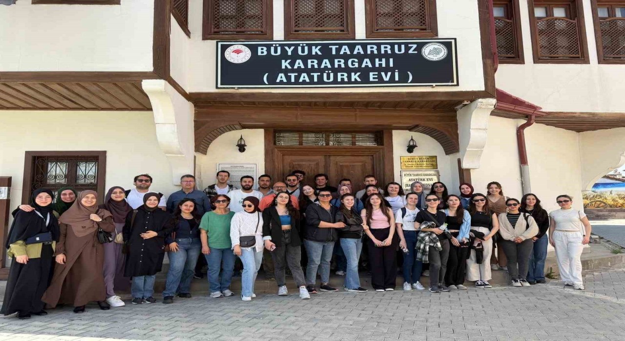 AFSÜ Eczacılık Öğrencileri Şuhutta tarih ve kültürle buluştu