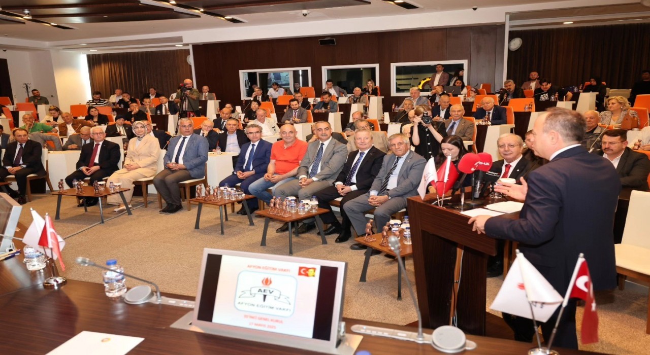 Afyon Eğitim Vakfından 910 öğrenciye karşılıksız burs desteği