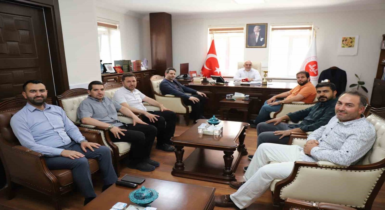 Afyonkarahisar İl Müftülüğü kupasını aldı, dostluk kazandı